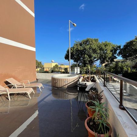 카니코 Terrace With Ocean View 아파트 외부 사진